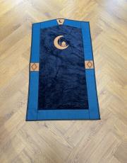 lacivert deri detaylı peluş seccade