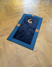 lacivert deri detaylı peluş seccade 2