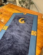 lacivert deri detaylı peluş seccade 4