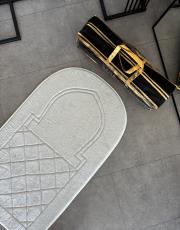 gri - beyaz biyeli ortopedik seccade mihrap dizayn 2