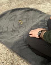 gri ortopedik yastıklı diz ağrısına özel seccade 4