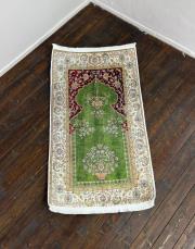 yeşil ortopedik seccade halı desenli  1.5 cm süngerli