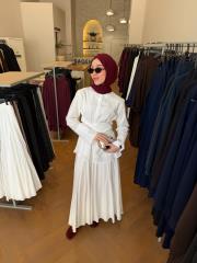 beyaz pamuklu kemer detaylı takım 3