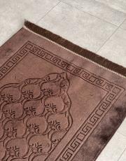 acı kahve deri astarlı baskılı peluş lüks seccade 2