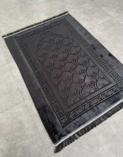 siyah deri astarlı baskılı peluş lüks seccade 5