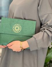 yeşil baskılı dikdörtgen çantalı  seccade 5