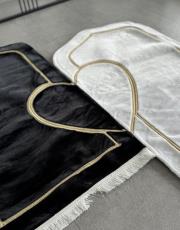 siyah beyaz peluş kumaşlı ve süngerli kalpli çift seccadesi çantalı  süngerli 6